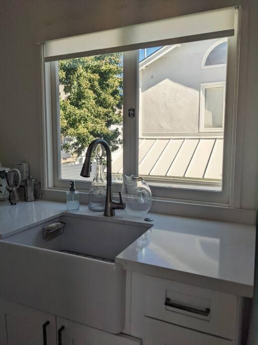 Venice Canals & Beach Guest House Лос Анджелис Екстериор снимка