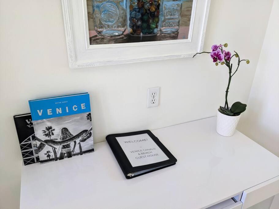 Venice Canals & Beach Guest House Лос Анджелис Екстериор снимка
