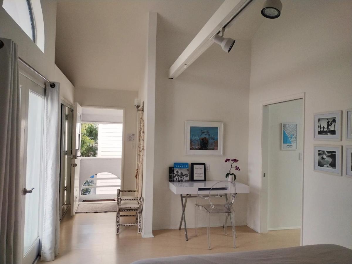 Venice Canals & Beach Guest House Лос Анджелис Екстериор снимка